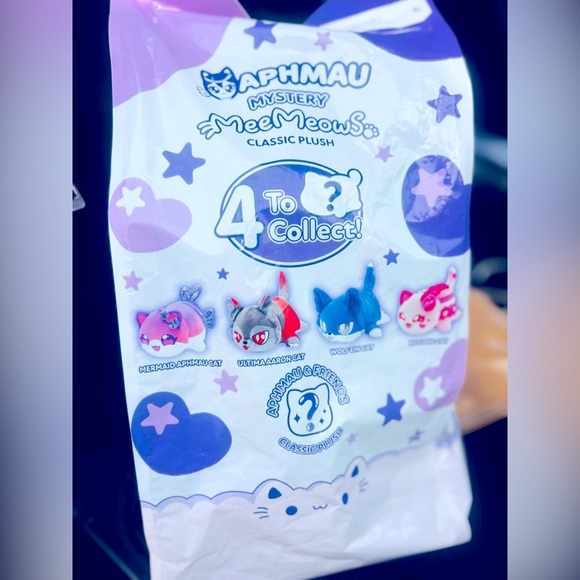 Aphmau 11” Classic Mystery Plush Series 2, Aphmau & Friends Theme - Picture 1 of 5